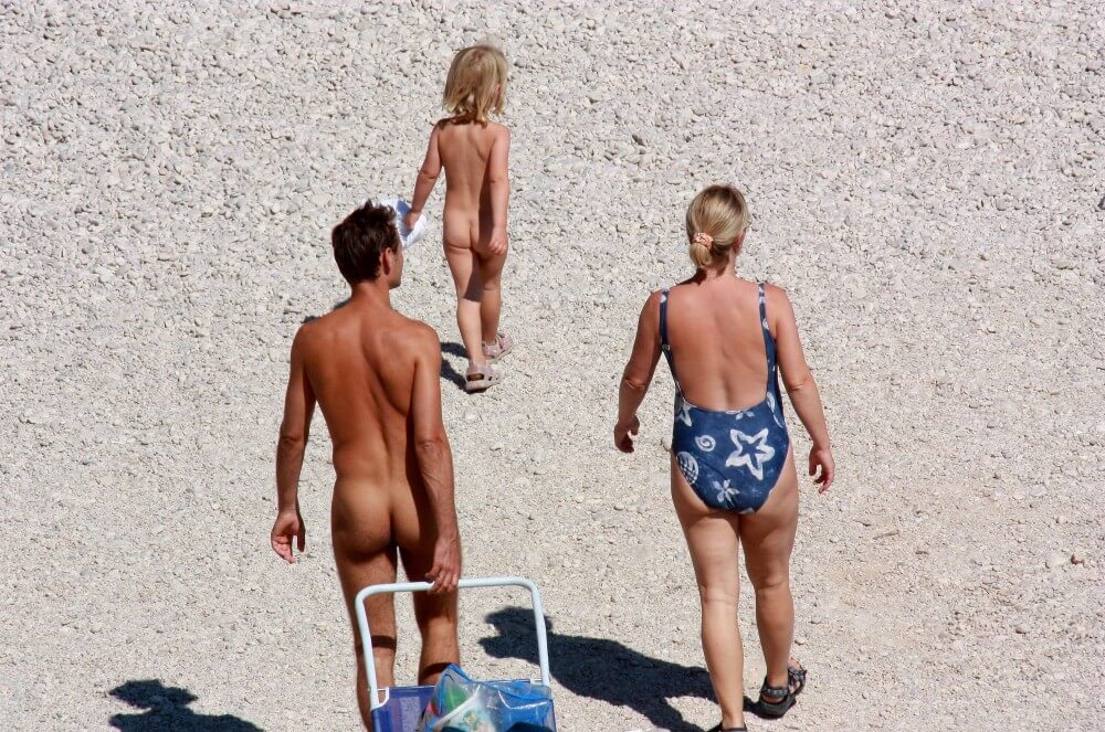 ビーチ航海ヌーディズム生活写真