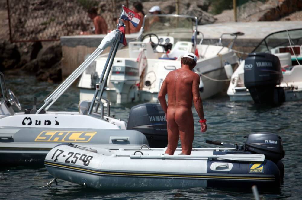 ボートとフローターの水の写真