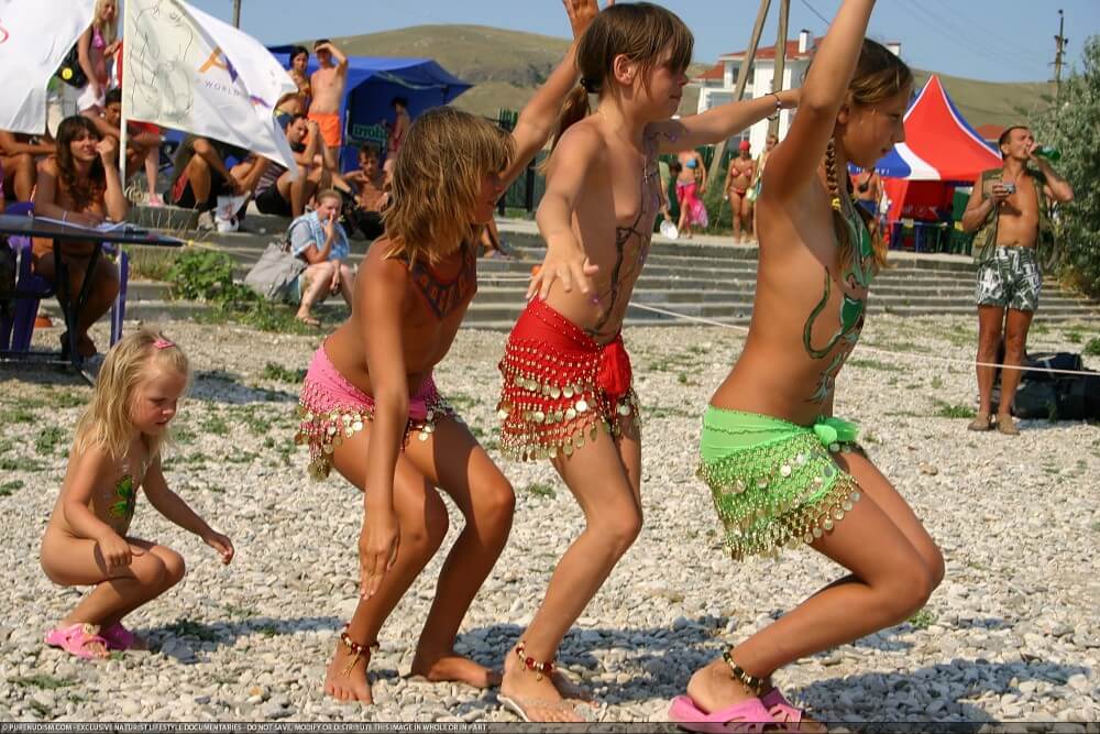 祭りと踊りの写真