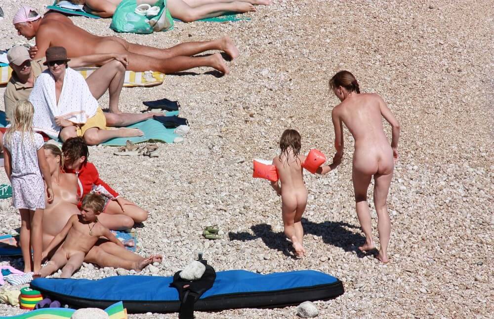 オレンジフロッティ安全第一ヌーディスト写真