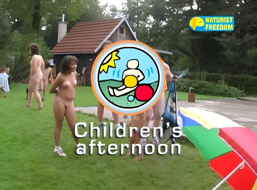 ヌーディストの自由:子供の午後